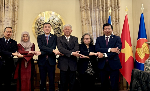 Việt Nam được đánh giá cao trong nhiệm kỳ Chủ tịch Ủy ban Asean tại Praha